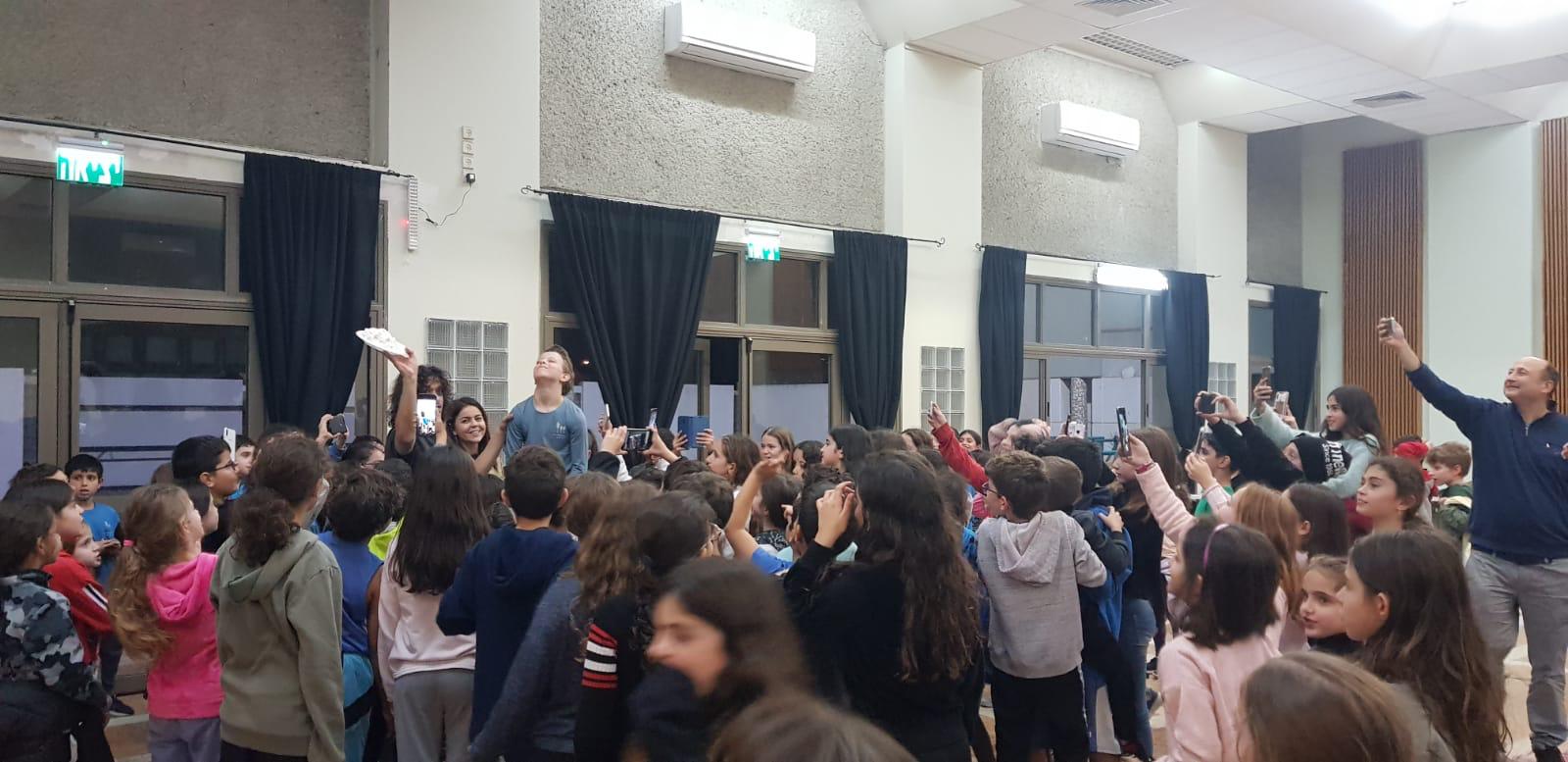 תמונה מהופעה של מורן קל - IMG 20191230 WA0008